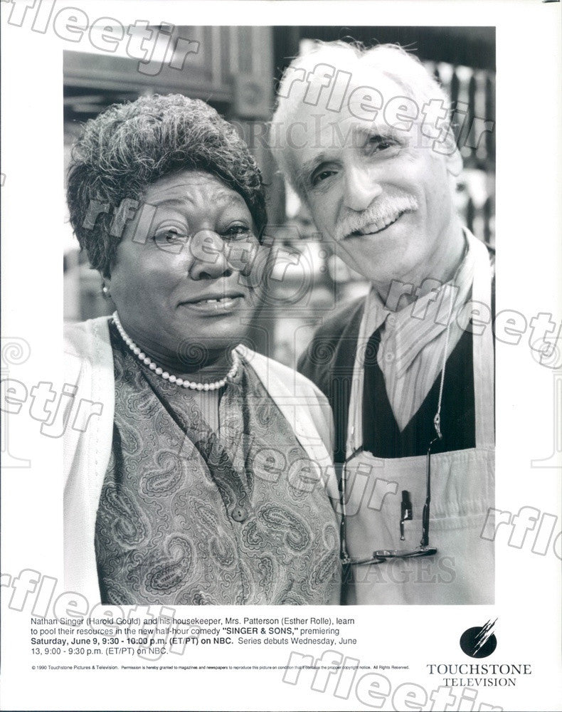 1990 Actors Harold Gould &amp; Esther Rolle on Singer &amp; Sons Press Photo adz481 - Historic Images