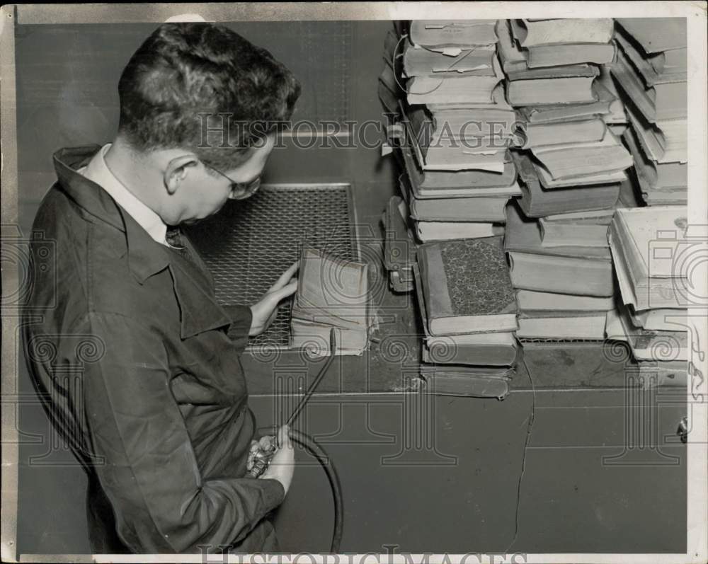 1937 Press Photo Worker restores books and documents bound for National Archives- Historic Images