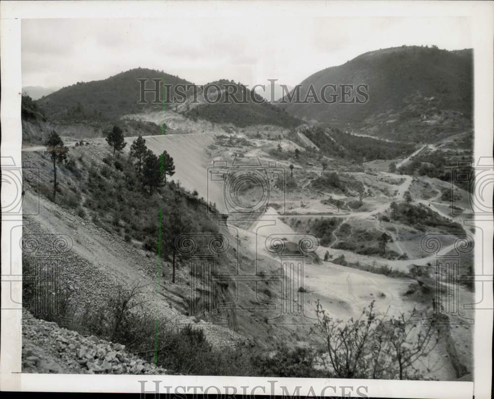 1945 Press Photo Dam built to help relieve water shortage problem in Mexico City- Historic Images