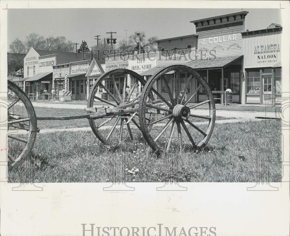 1975 Press Photo Recreation of Front Street in Dodge City, Kansas - afa17978- Historic Images