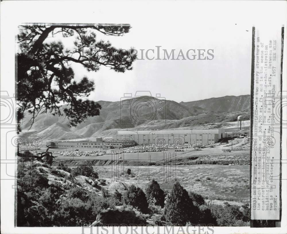 1957 Press Photo Building Near Denver Where Titan Satellite Frame Wes Built- Historic Images