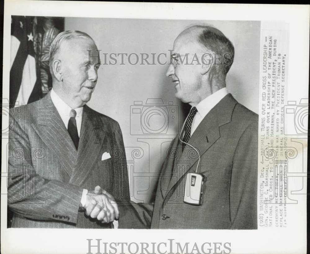 1950 Press Photo George Marshall and Roland Harriman shake hands in Washington.- Historic Images