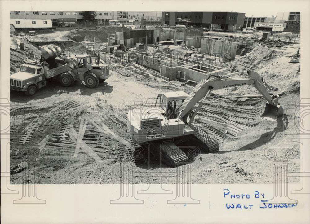 1985 Press Photo Vehicles at Construction Site - afa41920- Historic Images