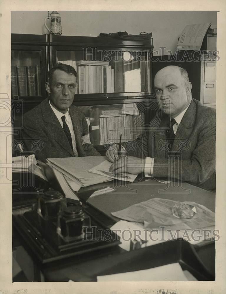 1922 Press Photo Daniel W. Helt, of Signal Men&#39;s Brotherhood, &amp; W.L. McMenimen.- Historic Images