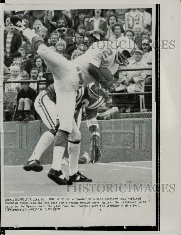 1972 Press Photo Dolphins Paul Warfield scores in the Orange Bowl, Miami, FL- Historic Images