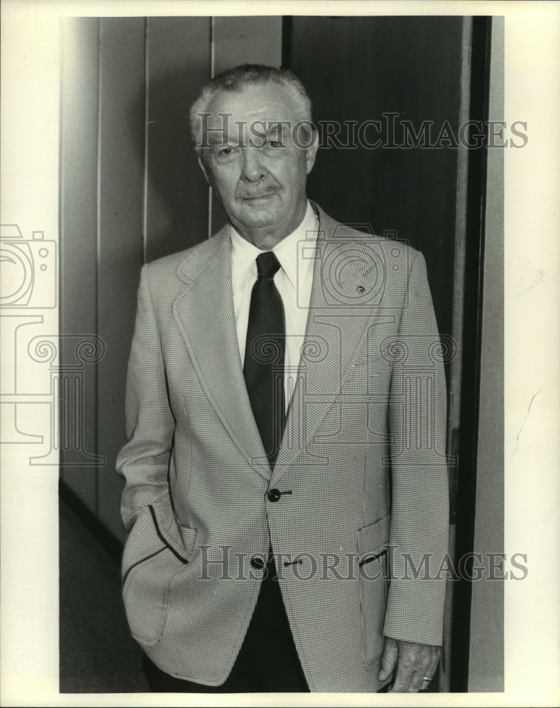 Gilbert Edwards With Hand In Pocket - Historic Images