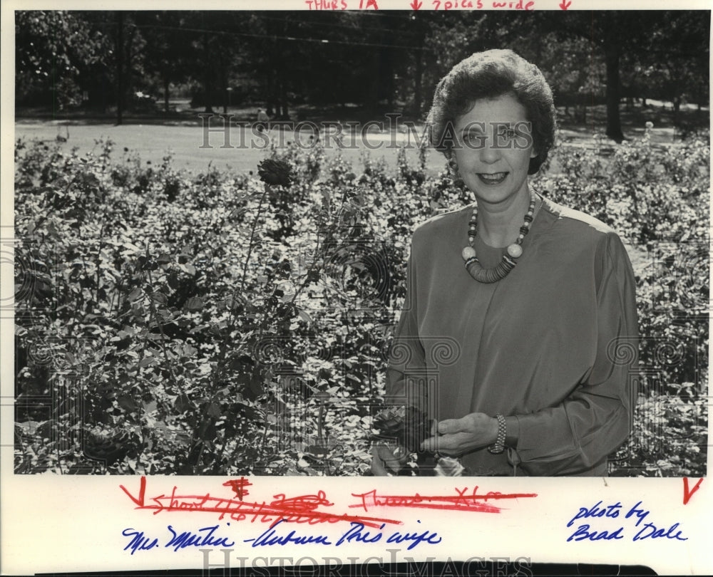 Wife Of Auburn President Ann Martin Enjoys The Outdoors - Historic Images