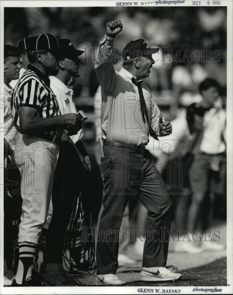 Press Photo Pat Dye, Auburn Tigers Football Coach, Yells During Game - ahta02333 - Historic Images