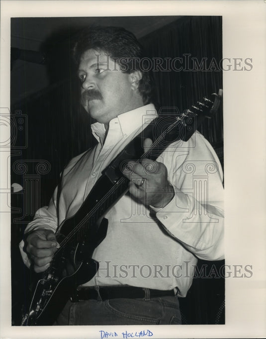 1988 Press Photo David Holland, Musician, Playing Guitar - ahta02477- Historic Images