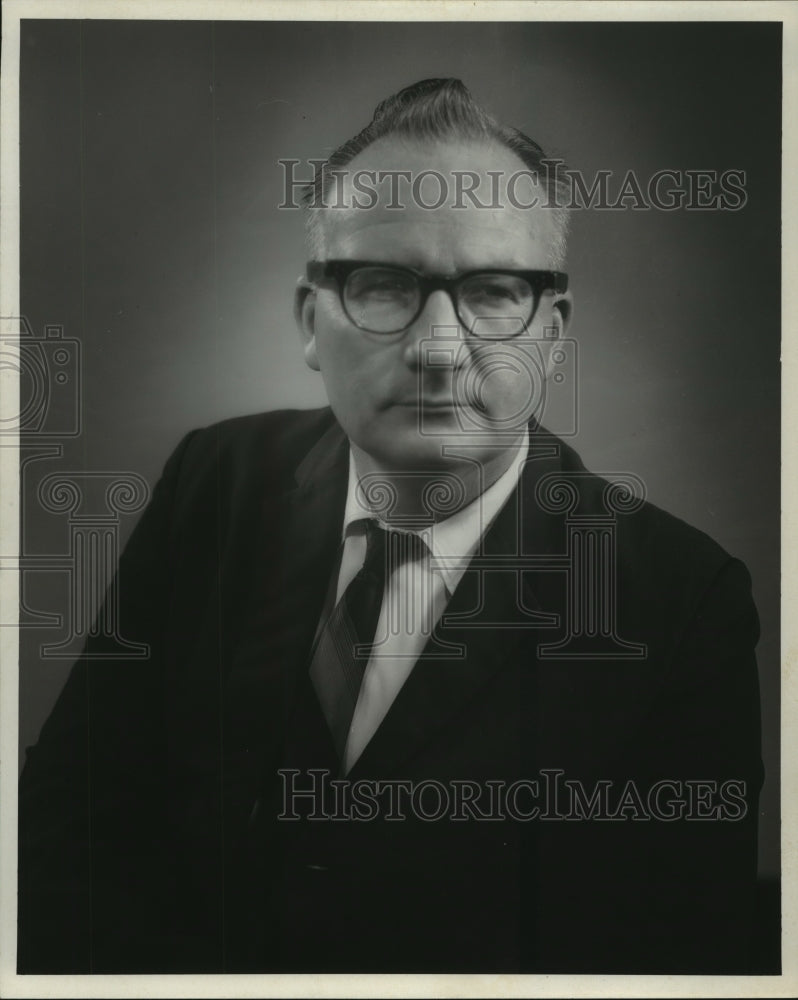 Press Photo Hudson in Suit and Tie - Historic Images