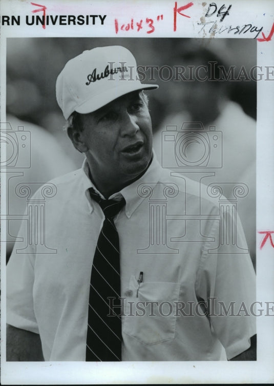Press Photo Pat Dye, Football Coach, in Auburn University Hat - ahta02690 - Historic Images