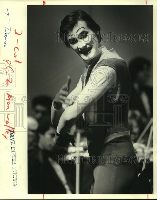 1982 Press Photo T. Daniel, Professional Mime - ahta03121- Historic Images