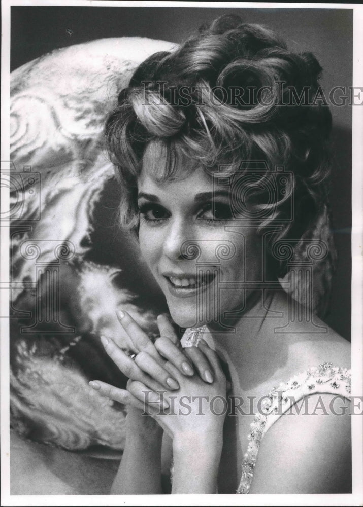 Press Photo Actress Eileen Fulton - Historic Images