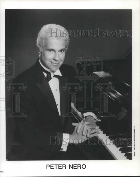 1990 Press Photo Musician Peter Nero Sitting at the Piano - Historic Images