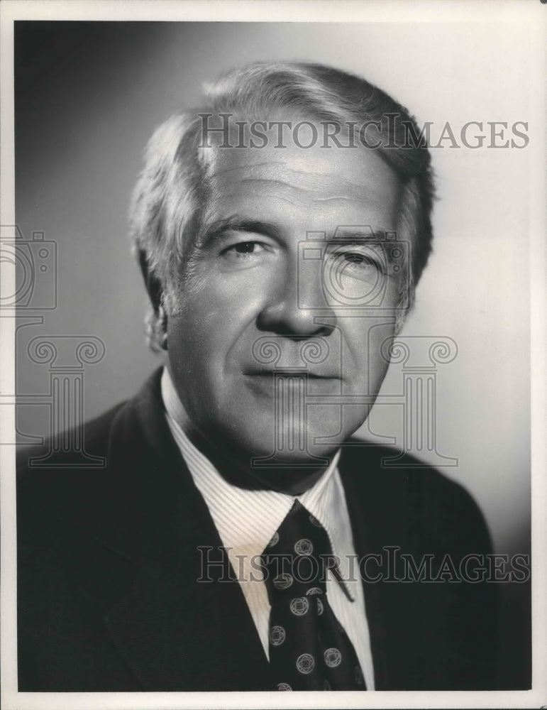 Press Photo Journalist Harry Reasoner, CBS News Correspondent - Historic Images