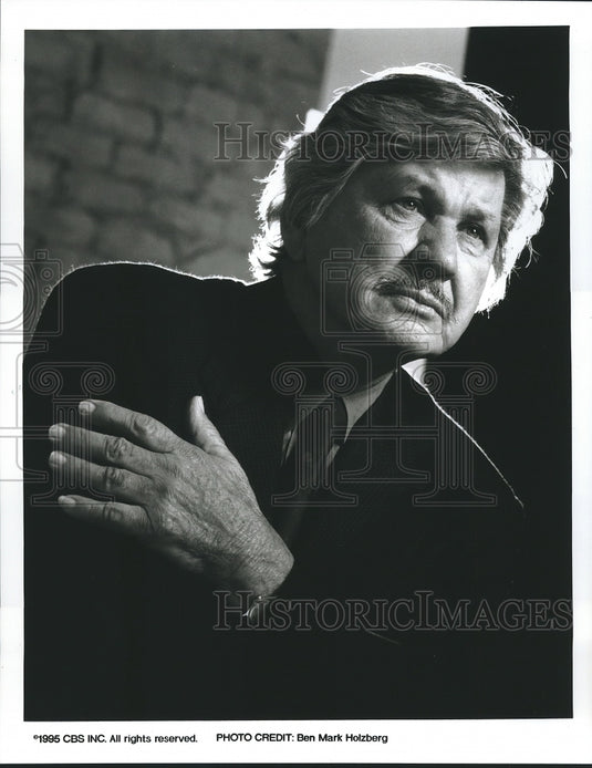 1995 Press Photo Actor Charles Bronson in "A Family Of Cops," "CBS Sunday Movie" - Historic Images