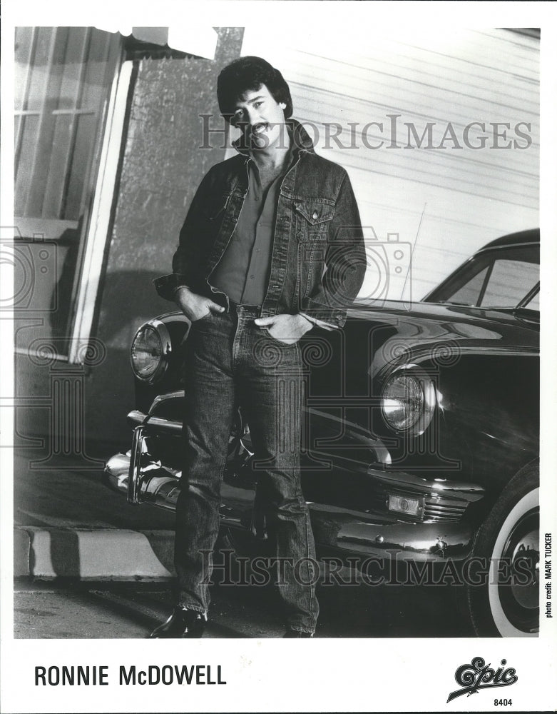 Press Photo Ronnie McDowell, Musician on Epic - Historic Images