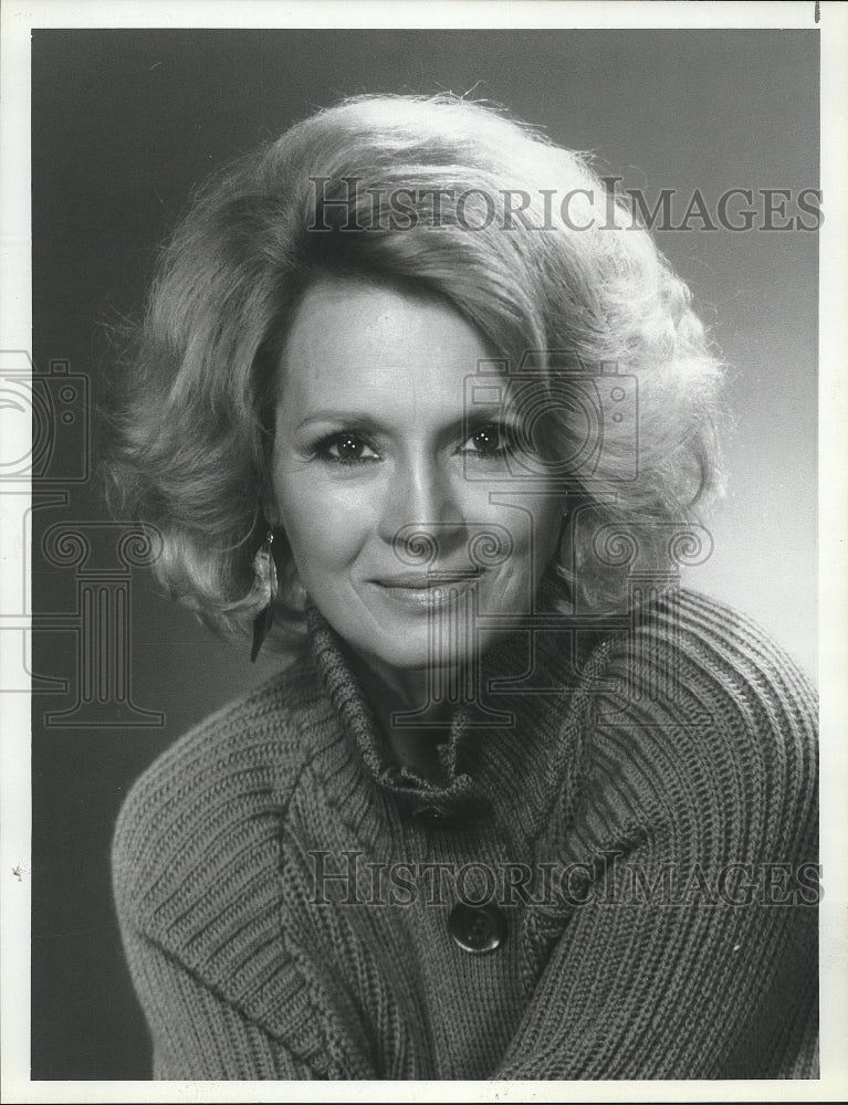 1982 Press Photo Angie Dickinson, Actress in &quot;Cassie &amp; Co.&quot; on NBC - Historic Images