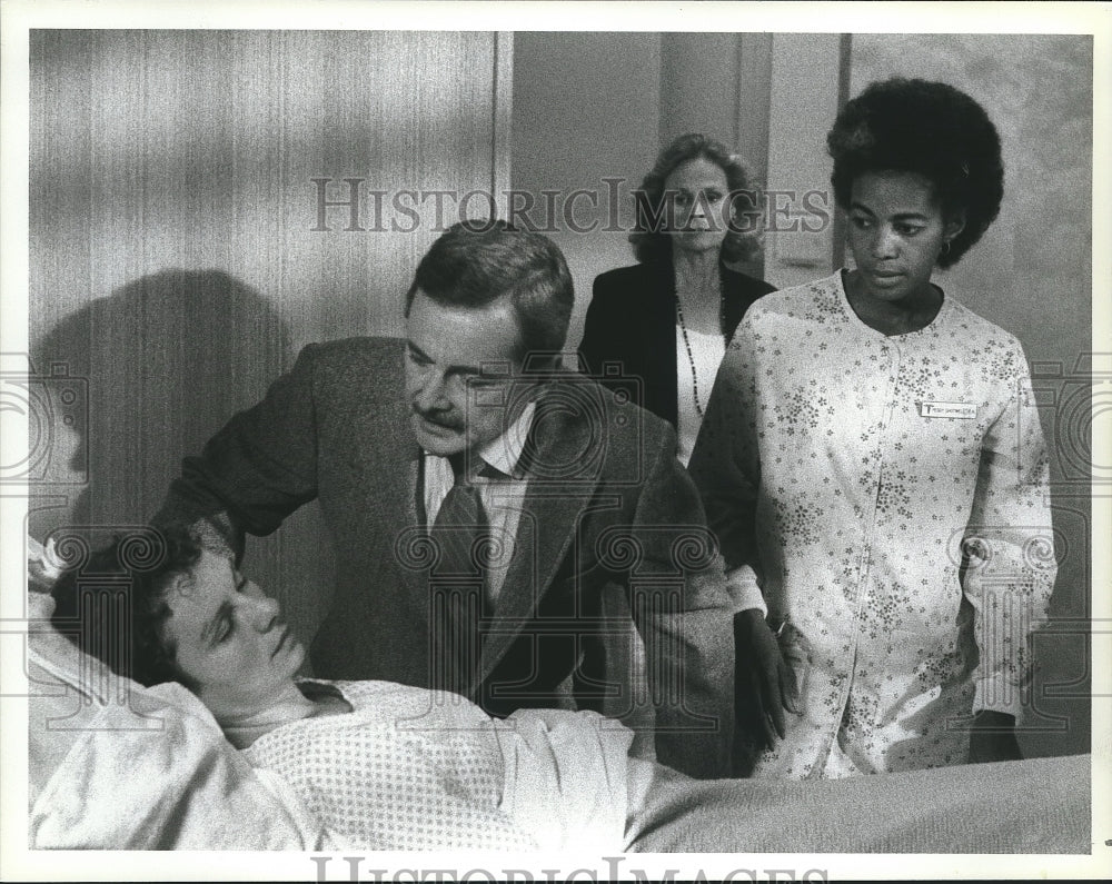 1985 Press Photo Actor William Daniels, co-stars in &quot;St. Elsewhere&quot; on NBC-TV - Historic Images