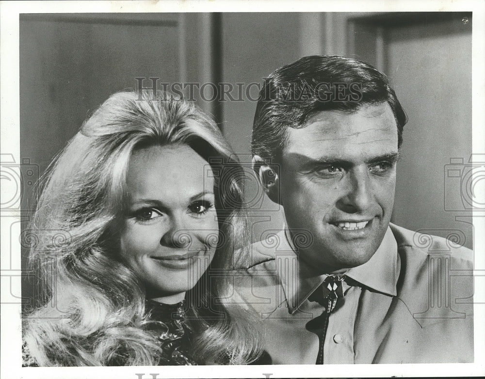 Press Photo Actors Ed Nelson and Tuesday Weld - Historic Images