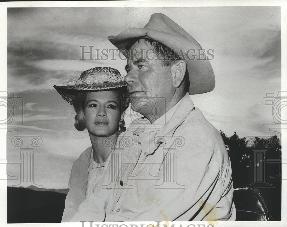 Press Photo Glenn Ford, Actor, with Actress - Historic Images
