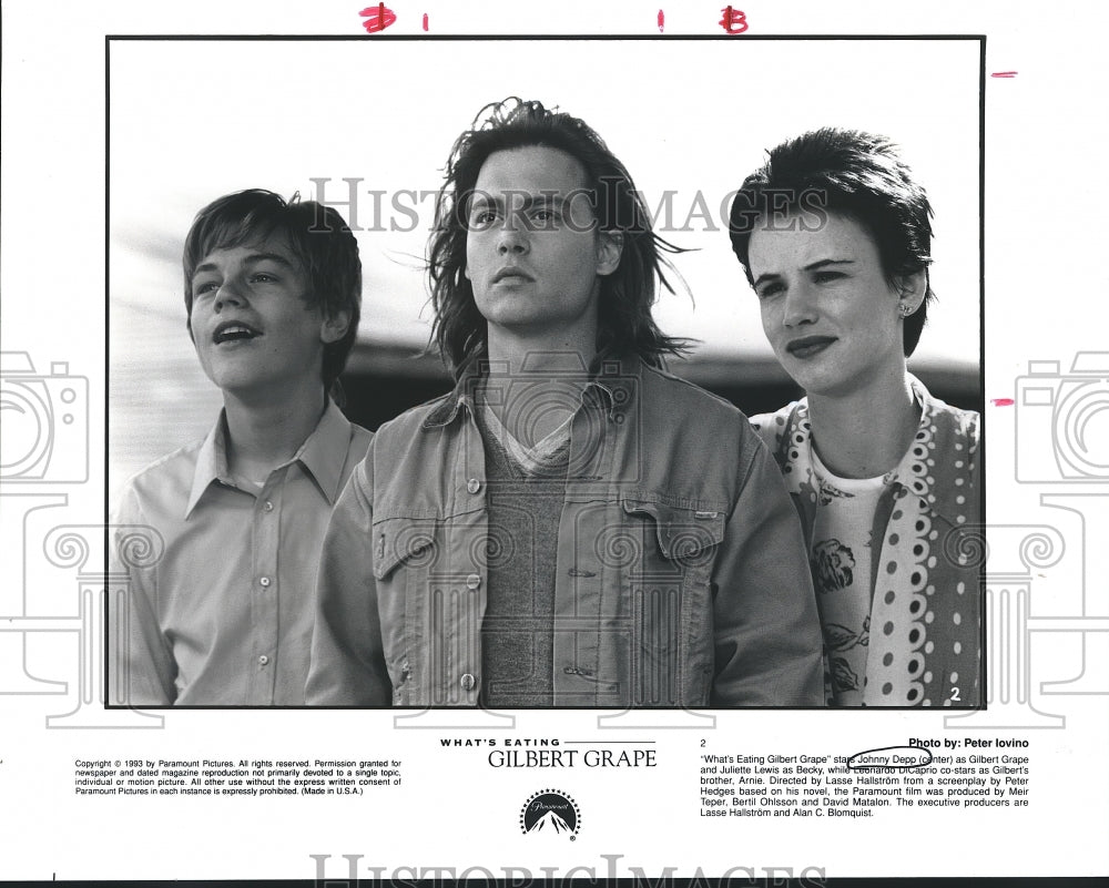 1993 Press Photo Johnny Depp and Stars of "What's Eating Gilbert Grape" - Historic Images