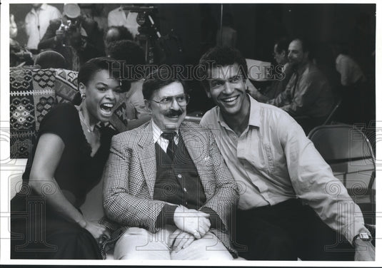 1991 Press Photo Producer David Merrick with Actors Angela Teek & Brian Mitchell - Historic Images