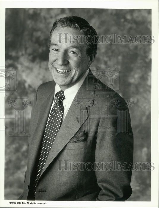 1993 Press Photo Mike Wallace, Journalist on "CBS Reports: 1968" - Historic Images