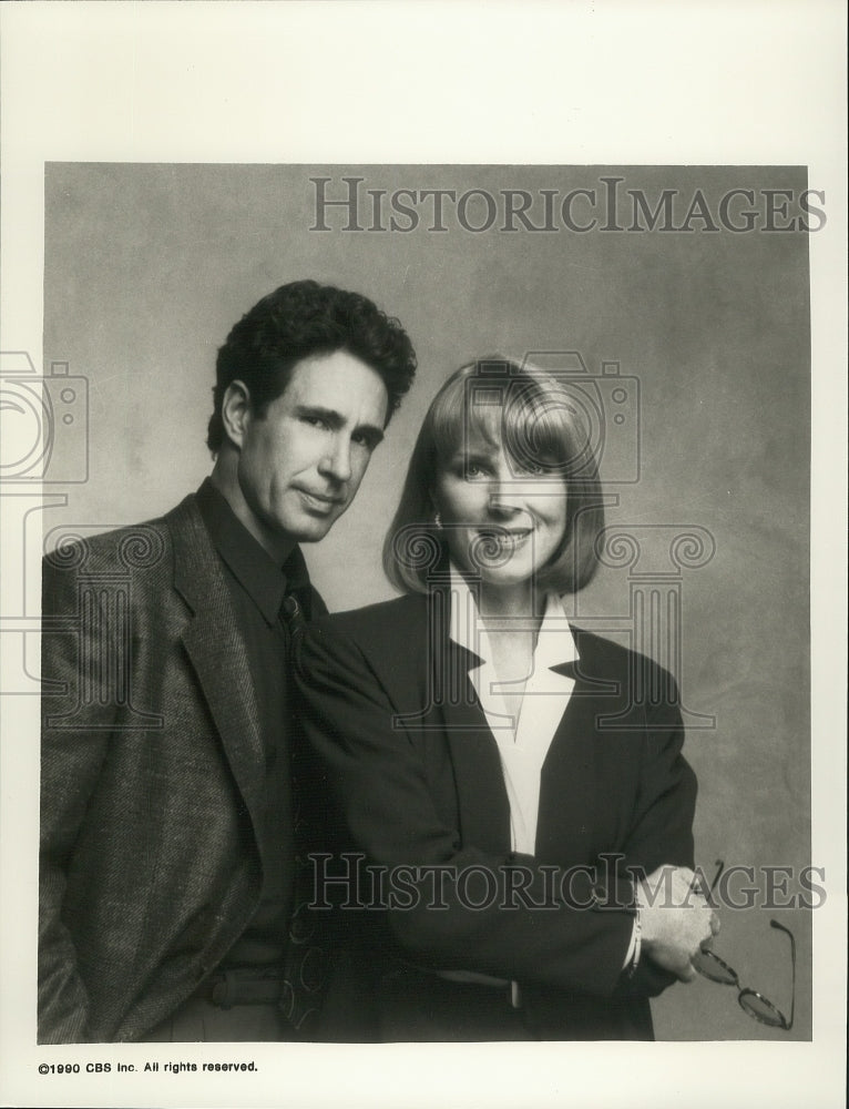 1990 Press Photo Actors John Shea & Mariette Hartley in CBS Television's "WIOU" - Historic Images