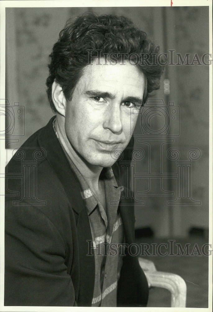 1990 Press Photo Stage and Film Actor John Shea in Los Angeles - Historic Images