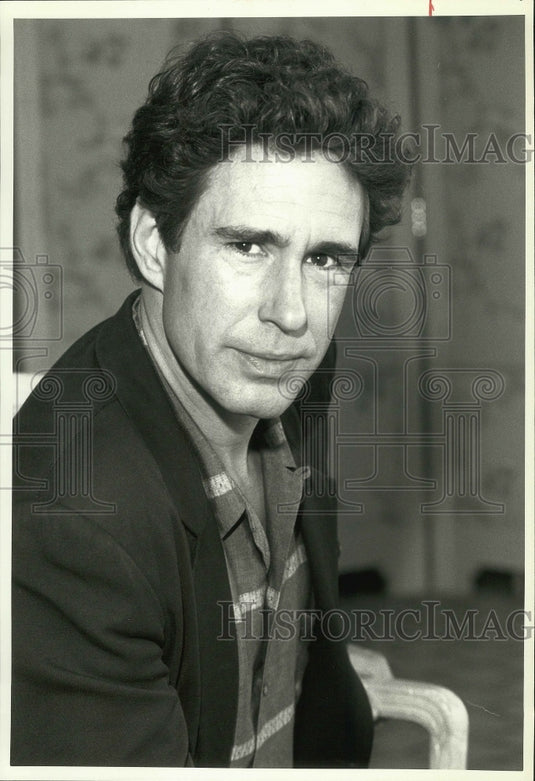1990 Press Photo Stage and Film Actor John Shea in Los Angeles - Historic Images