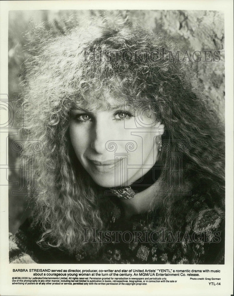 1983 Press Photo Actress Barbra Streisand in &quot;Yentl&quot; Movie Closeup - Historic Images