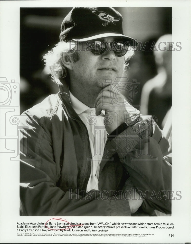 1990 Press Photo Barry Levinson, Director of Film &quot;Avalon&quot; - Historic Images