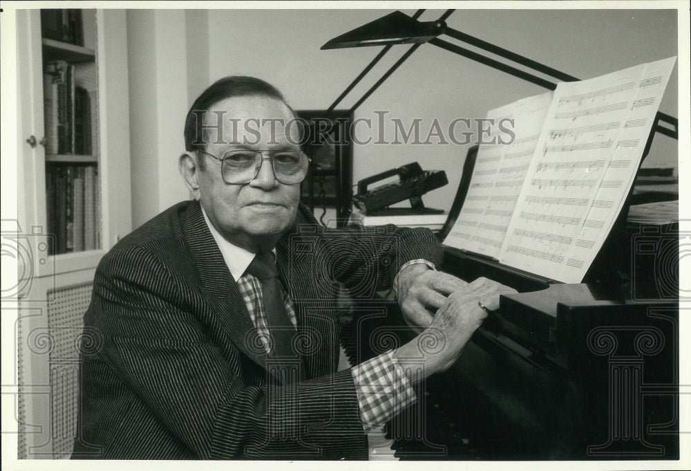 1991 Press Photo Jule Styne, Composer, at Piano in New York Apartment - Historic Images