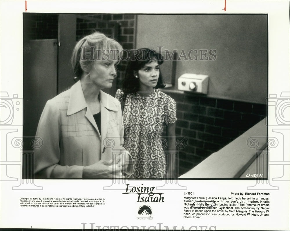 1996 Press Photo Jessica Lange and Halle Berry in "Losing Isaiah" - Historic Images