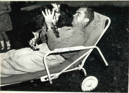 1952 Press Photo Richard M. Nixon with Cocker Spaniel 