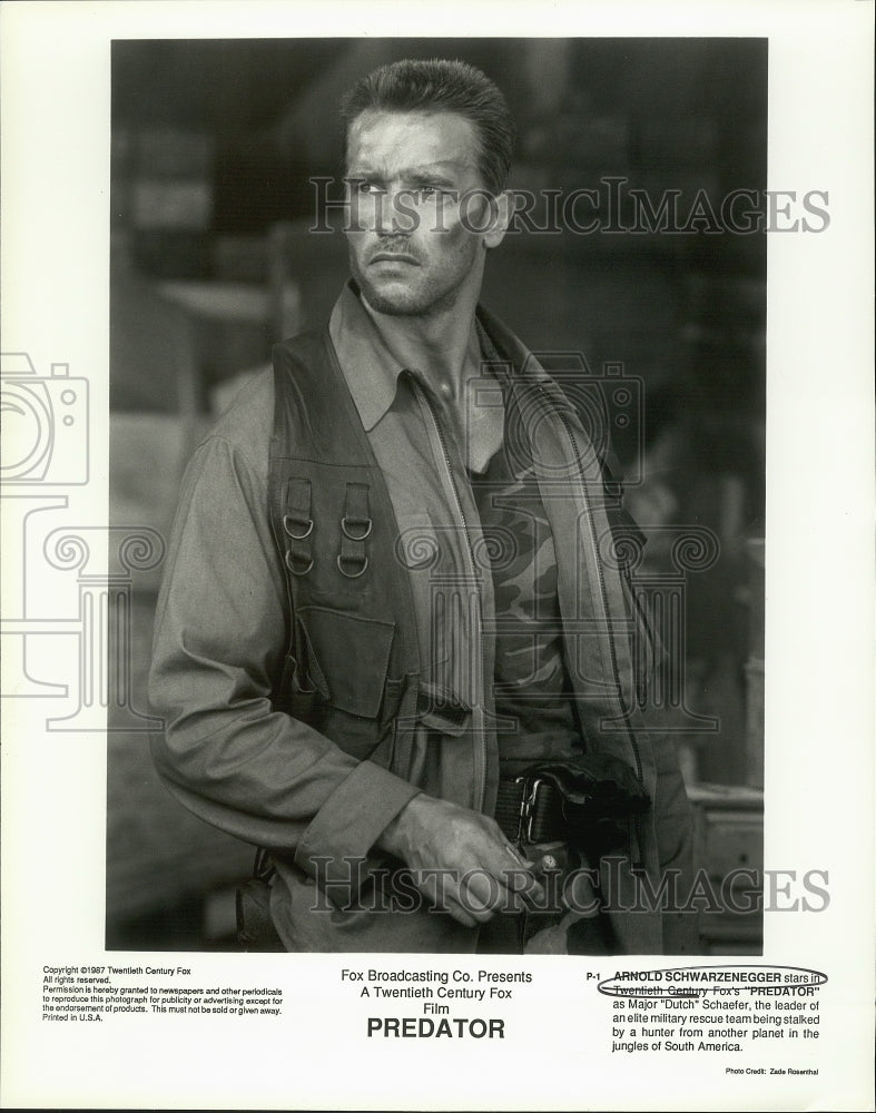 1987 Press Photo Arnold Schwarzenegger, Actor in &quot;Predator&quot; - Historic Images