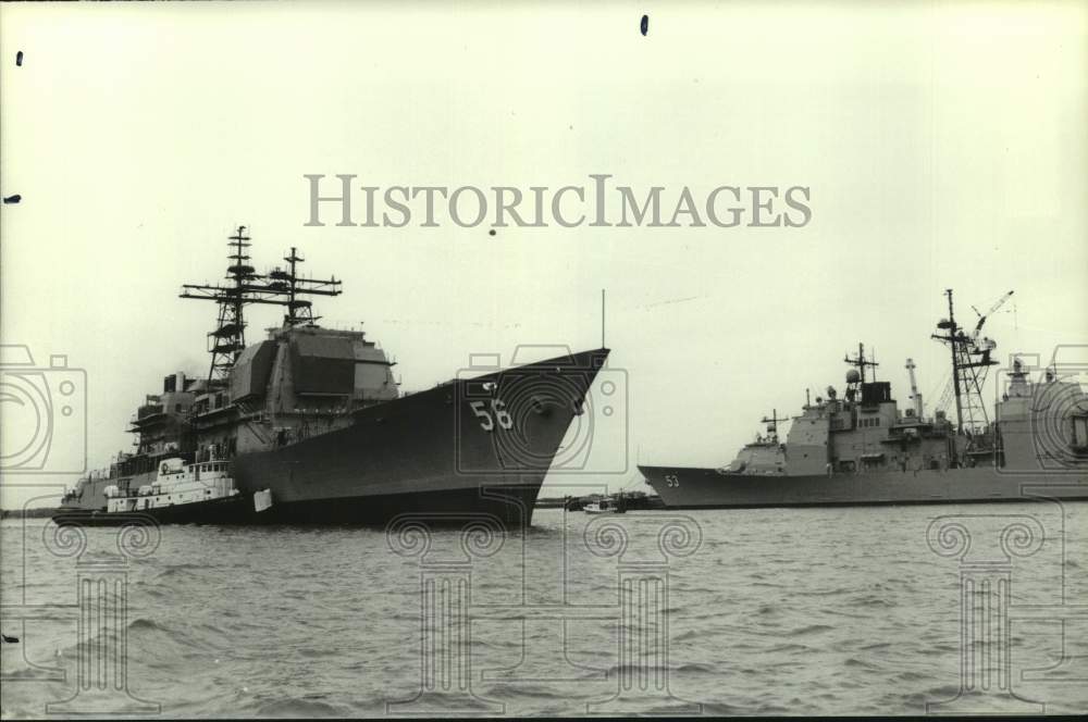 Press Photo Aegis Cruiser beside USS San Jacinto CG-56 in Waters - ampa00419 - Historic Images