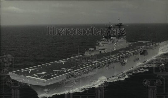 Press Photo Aircraft Carrier Essex, Ship built by Ingalls Shipbuilding - Historic Images