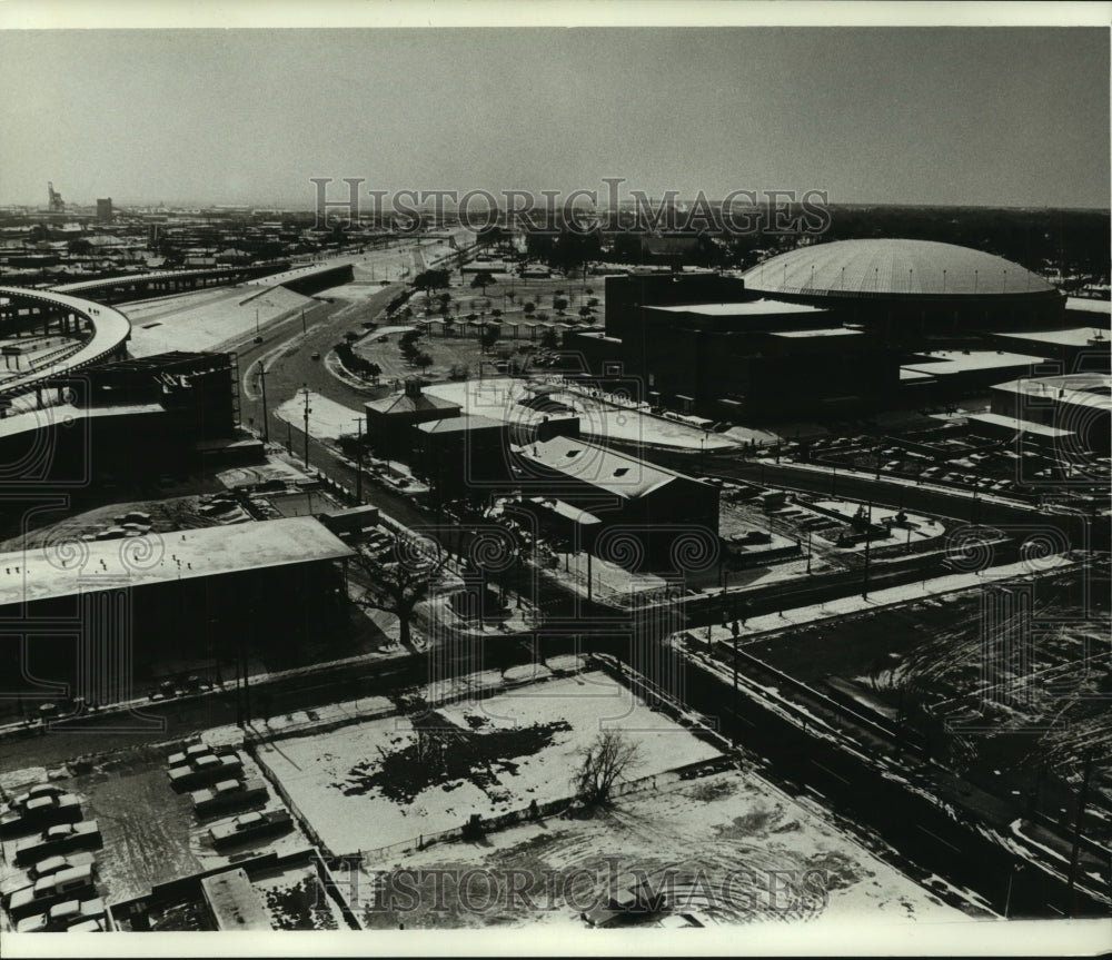 1973 Press Photo Dusting of snow on roads and domed building, Alabama - Historic Images