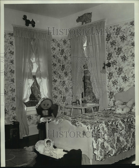 Press Photo Girl’s bedroom in Alabama home - Historic Images