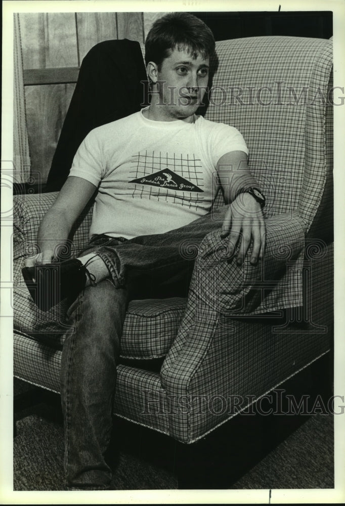 1988 Press Photo Actor John Armour in Alabama - amra01107- Historic Images