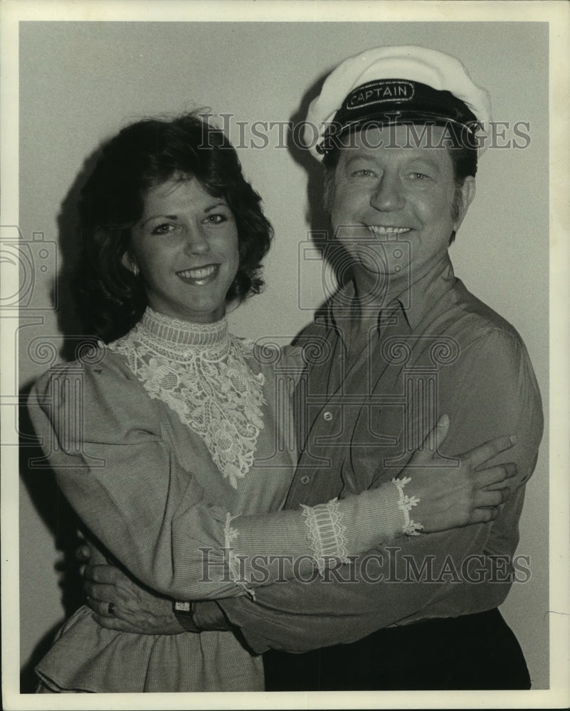 Press Photo Stephanie Ashmore and Unnamed Man in Costume, Alabama - Historic Images