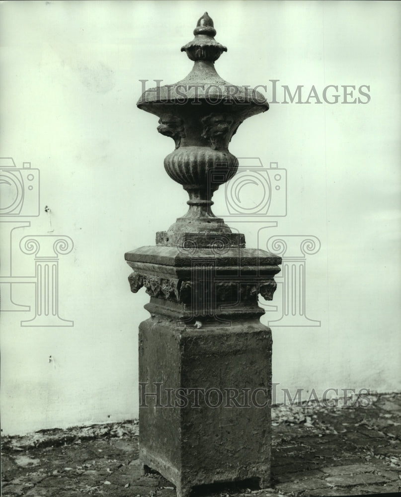 1965 A ornate stone monument, Alabama - Historic Images