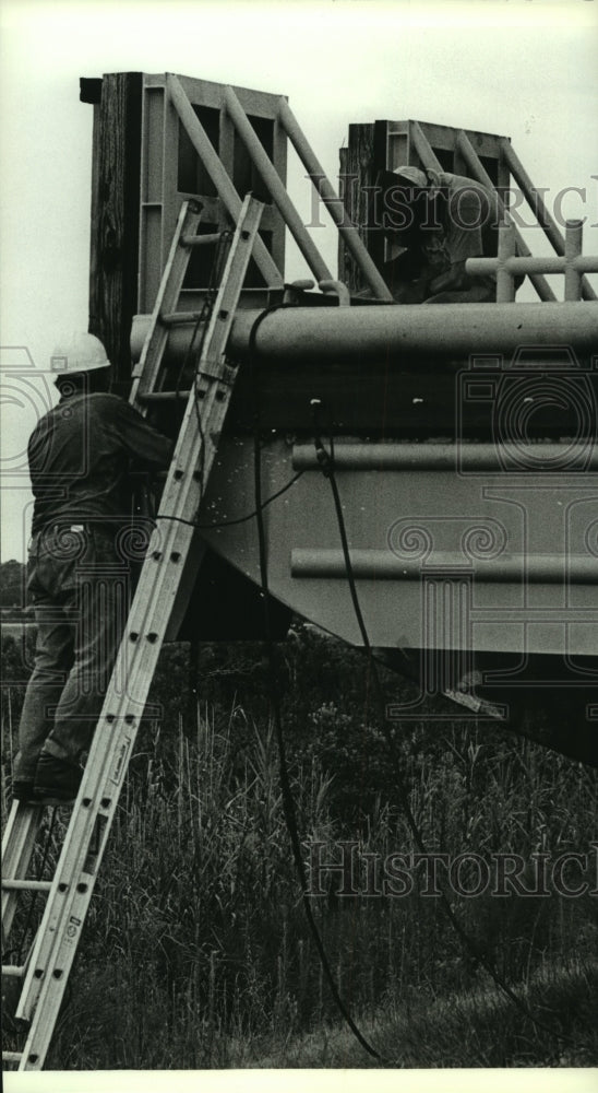 Construction of U.S. Navy homeport in Mississippi - Historic Images