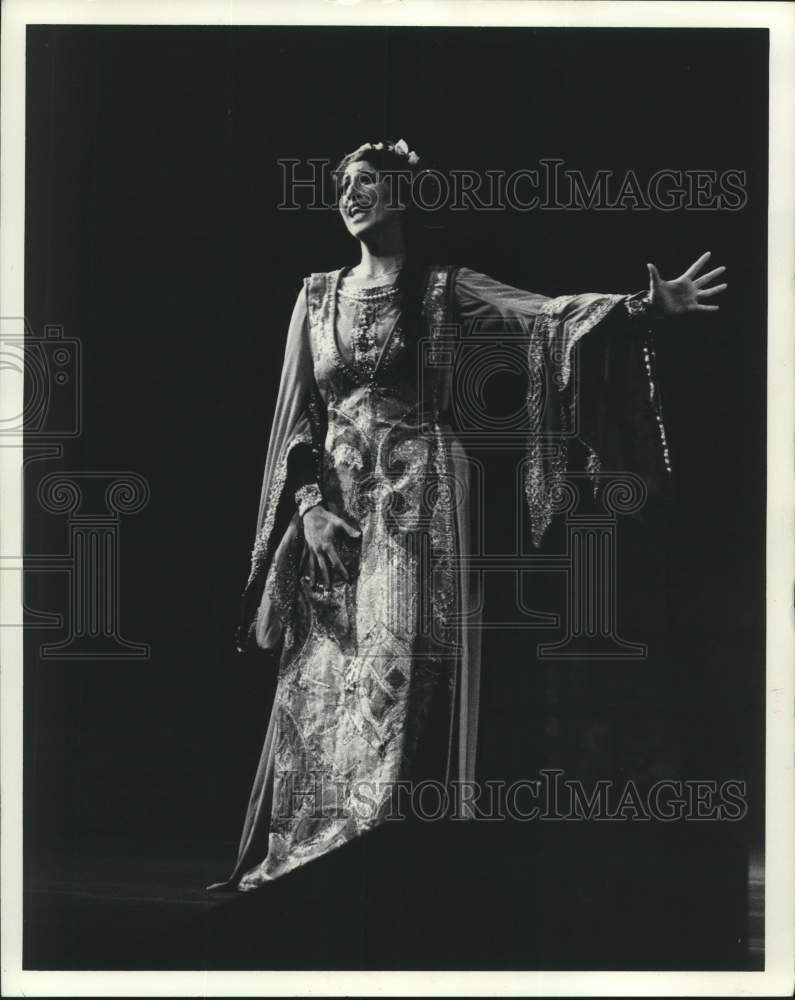 Press Photo Linda Zoghby, singer - Historic Images