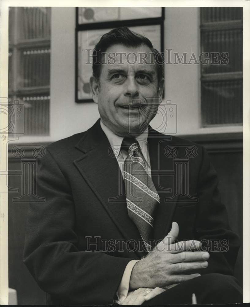1976 Press Photo Jeremiah Denton speaking, Alabama - amra09181- Historic Images