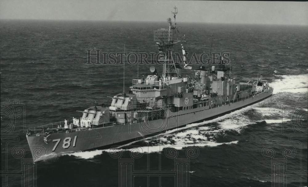 1964 Press Photo U.S. Navy Ship USS Huntington at sea - amrx00388- Historic Images
