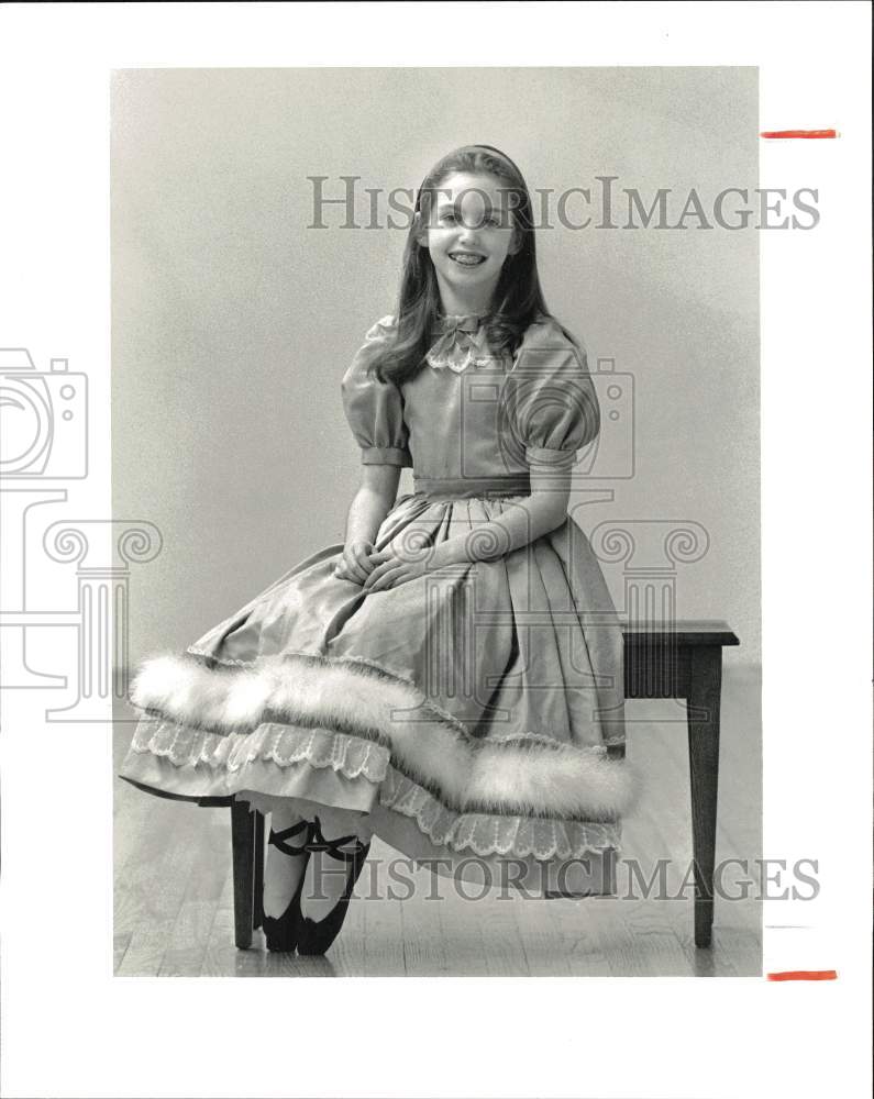 1991 Press Photo Gwyneth Muller as "Marie" in Nutcracker Ballet, Stamford- Historic Images