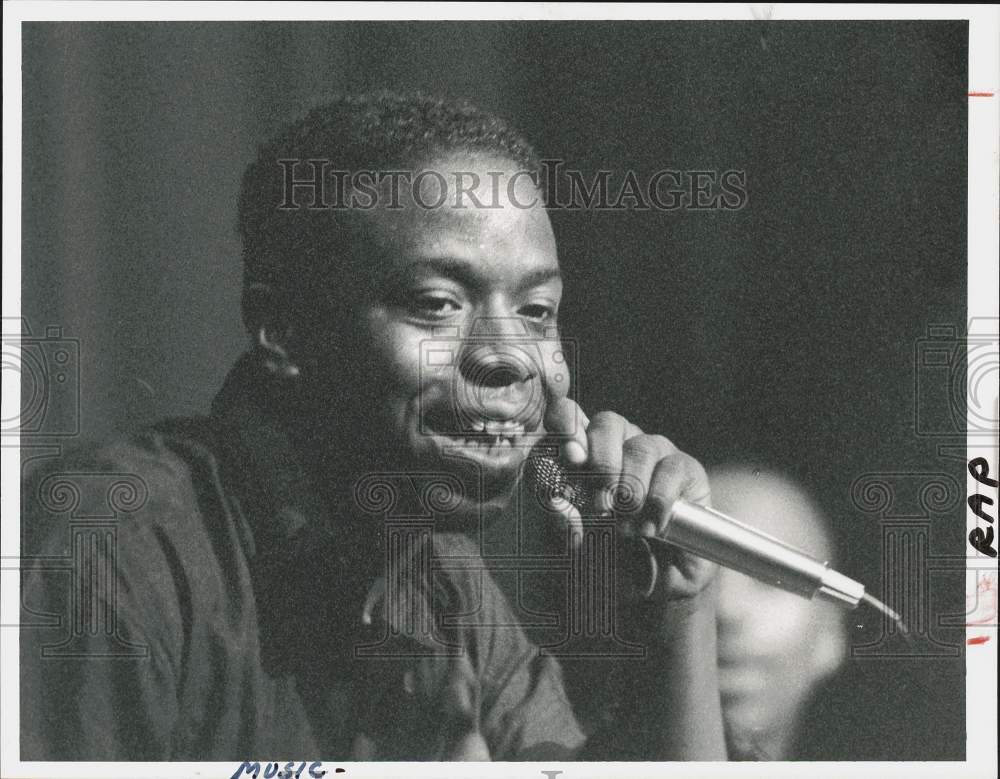 1988 Press Photo Mario &quot;Mc First&quot; Solano raps at Westhill High School, Stamford- Historic Images